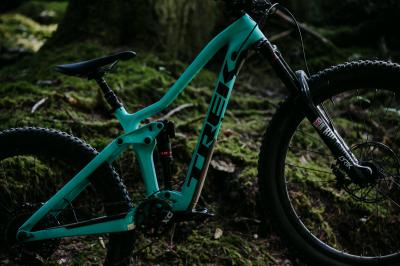 Trek Remedy 27.5 Al F/S ML Marigold to Radioactive Red Produktbild 4
