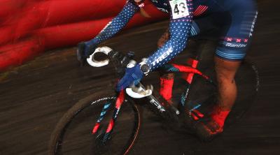 Trek Boone Disc F/S 56 Radioactive Red to Navy to Teal Produktbild 3
