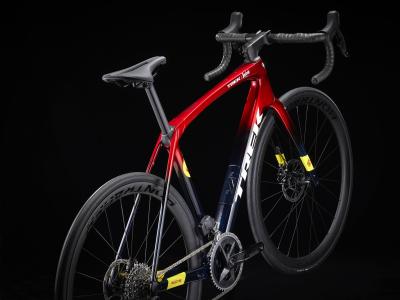 Trek Domane SLR 6 AXS 47 Metallic Red Smoke to Blue Smo Produktbild 2
