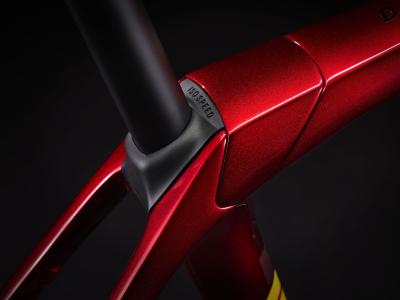 Trek Domane SLR 6 AXS 47 Metallic Red Smoke to Blue Smo Produktbild 6