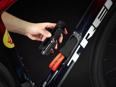Trek Domane SLR 6 AXS 56 Metallic Red Smoke to Blue Smo Produktbild 4