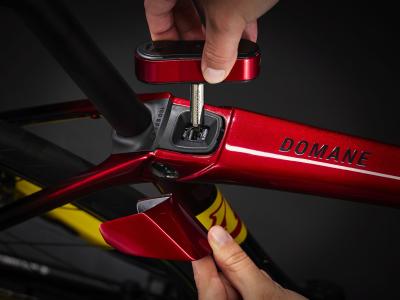 Trek Domane SLR 6 AXS 56 Metallic Red Smoke to Blue Smo Produktbild 8