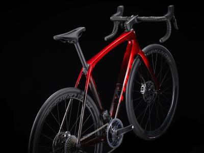 Trek Domane SLR 9 AXS 47 Metallic Red Smoke to Red Carb Produktbild 2