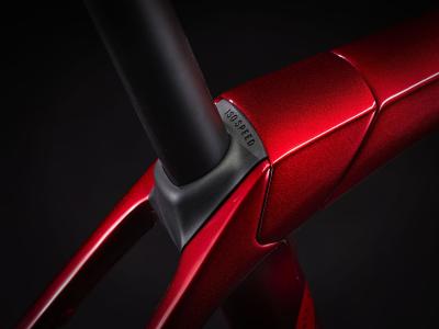 Trek Domane SLR 9 AXS 62 Metallic Red Smoke to Red Carb Produktbild 6