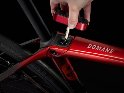 Trek Domane SLR 7 AXS 52 Metallic Red Smoke to Red Carb Produktbild 8