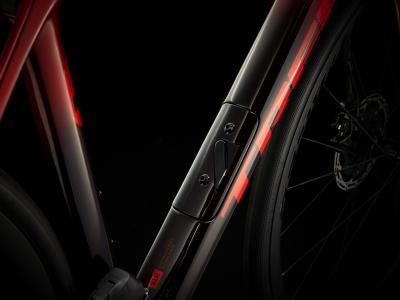 Trek Domane SLR 7 AXS 58 Metallic Red Smoke to Red Carb Produktbild 3