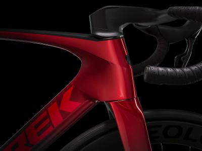 Trek Madone SLR 7 AXS 60 Metallic Red Smoke to Red Carb Produktbild 3