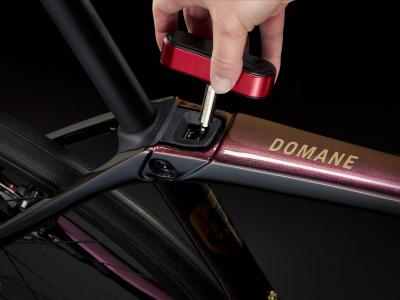 Trek Domane SLR 9 AXS 56 Axinite Flip/Trek Black Produktbild 8