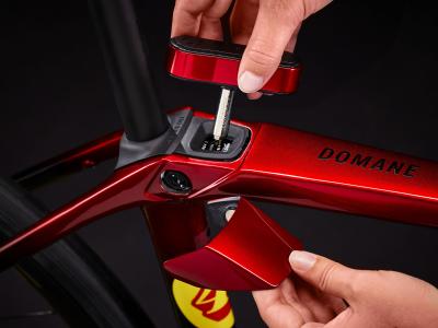 Trek Domane SLR 7 AXS 54 Metallic Red Smoke to Blue Smo Produktbild 8
