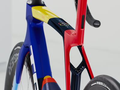 Trek Madone SLR 7 AXS L Team Replica Produktbild 3