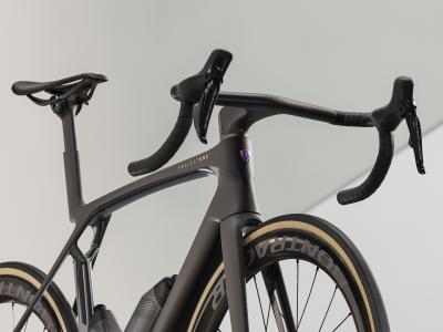 Trek Madone SLR 9 S Matte Carbon Smoke/Prismatic Pearl Produktbild 4