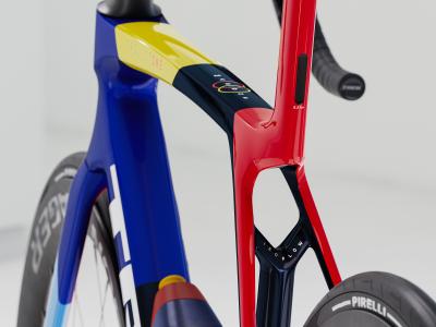 Trek MADONE SLR 8 AXS S Team Replica Produktbild 3