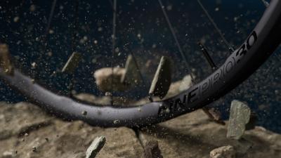Bontrager Vorderrad Bontrager Line Pro 30 TLR 29 Disc 110mm Produktbild 5