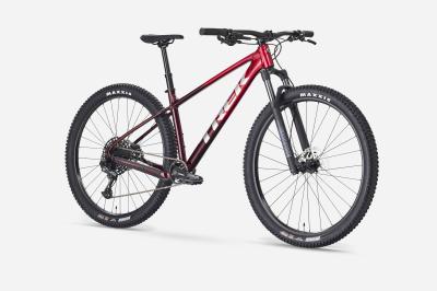 Trek Marlin 7 S 27.5 Fury Red Fade Produktbild 1