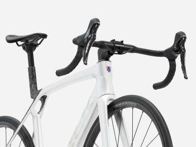 Trek Madone SL 5 S Gloss Crystal White/Matte Deep Smoke Produktbild 4