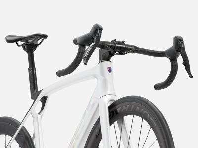 Trek Madone SL 6 AXS ML Gloss Crystal White/Matte Deep Produktbild 4